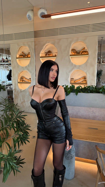 Černé body z eko kůže